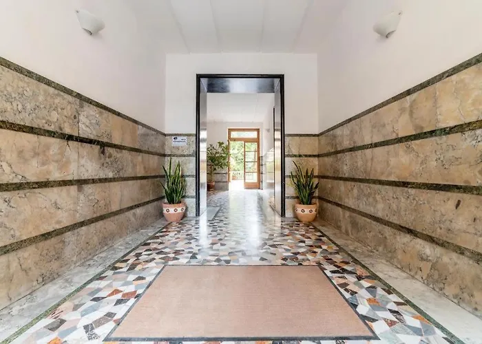 Guesthost - Piazza Bologna Apartment *